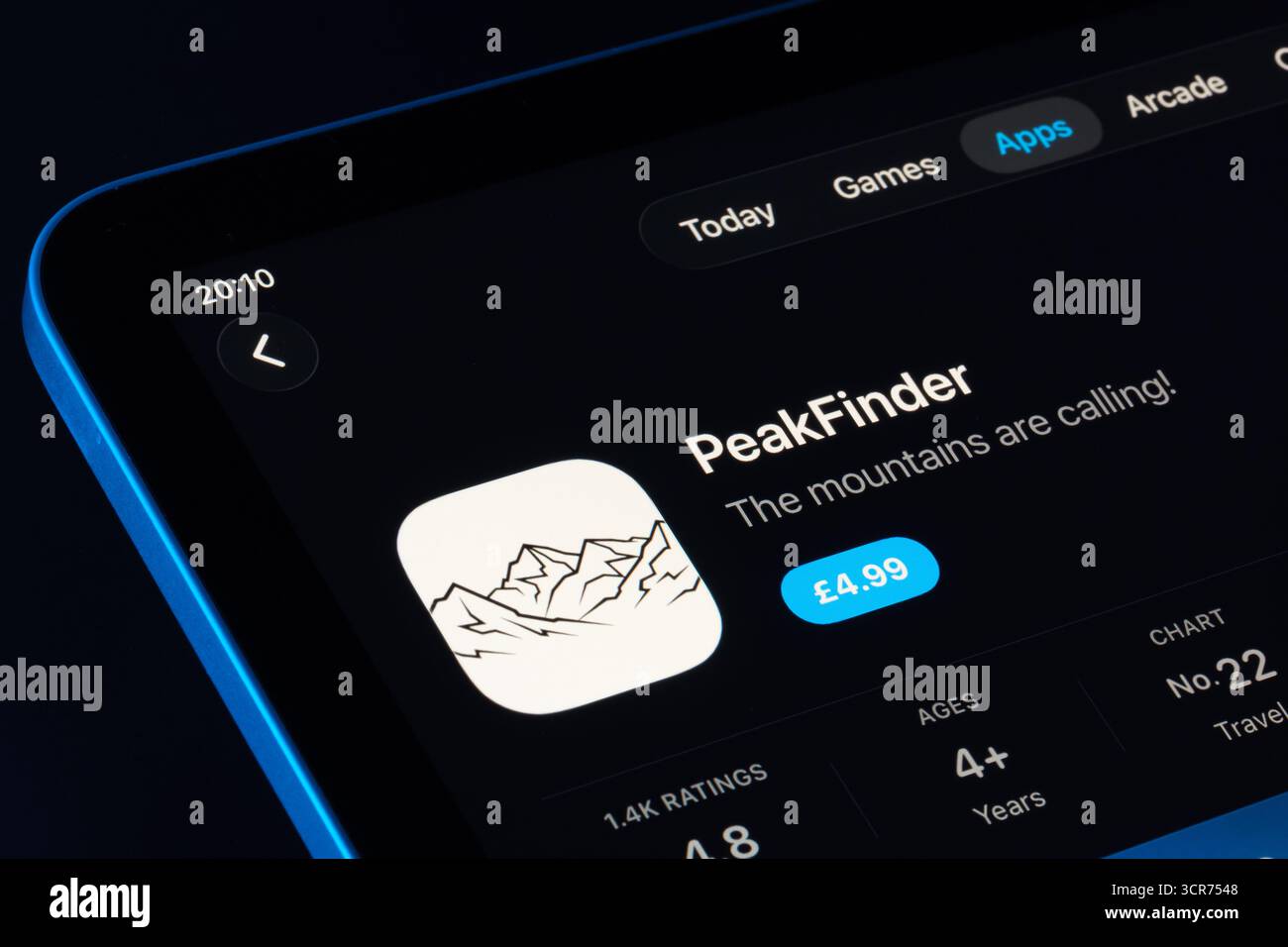 PeakFinder Produktbildschirm auf dem iPad, Apple Liquid Glass Design unter iOS 26 mit aktualisiertem Symbol und Bewertungen. Stafford, Vereinigtes Königreich, 29. September 2025. Stockfoto