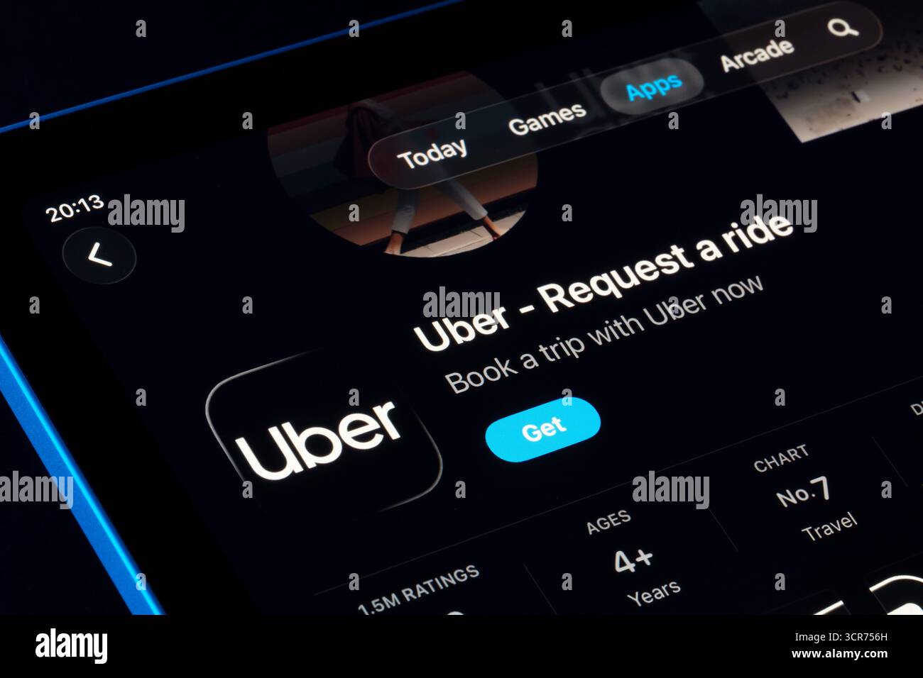 Uber im iPad App Store mit Apple Liquid Glass Design in iOS 26, aktualisierter Benutzeroberfläche und Symbol dargestellt. Stafford, Vereinigtes Königreich, 29. September 2025. Stockfoto