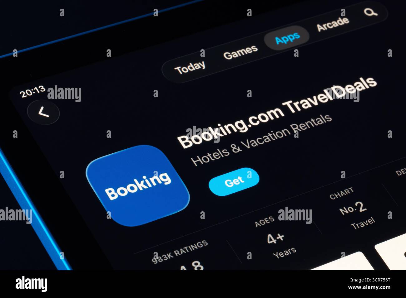 Booking.com im iPad App Store mit Apple Liquid Glass Design in iOS 26, aktualisierte Benutzeroberfläche und Symbol dargestellt. Stafford, Vereinigtes Königreich, 29. September 2025 Stockfoto