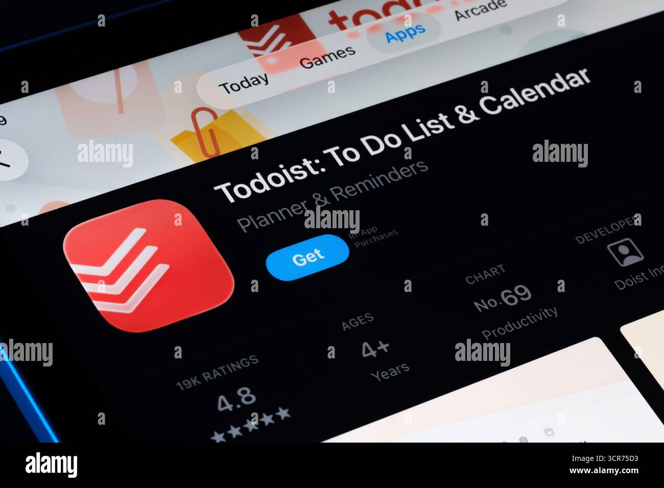 Todoist To-do-Liste und Kalender im iPad App Store angezeigt, Apple Liquid Glass in iOS 26 mit neuen abgerundeten Glasplatten. Stafford, Vereinigtes Königreich, Stockfoto