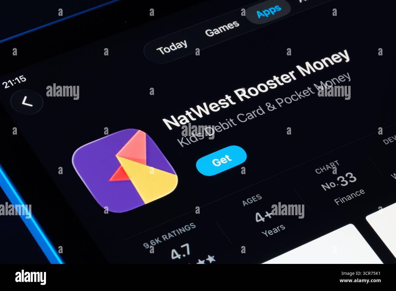 NatWest Rooster Money im iPad App Store mit Apple Liquid Glass Design in iOS 26, aktualisierter Benutzeroberfläche und Symbol abgebildet. Stafford, Großbritannien, September Stockfoto