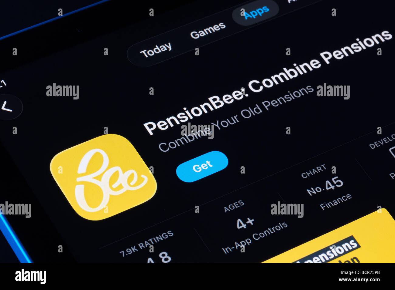 PensionBee kombiniert Pensionen im iPad App Store, Apple Liquid Glass Style in iOS 26 mit neuen abgerundeten Glasplatten. Stafford, Vereinigtes Königreich, Sep Stockfoto