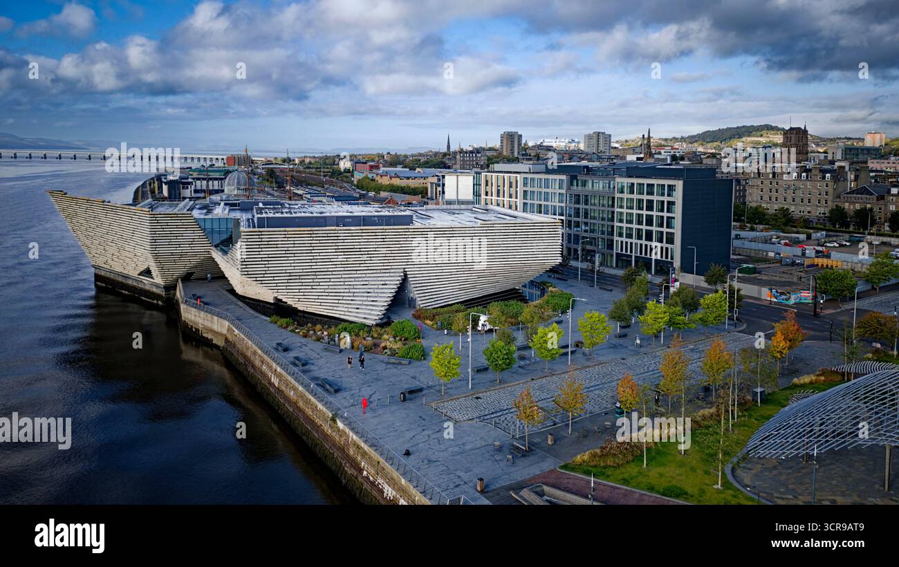 V&A Dundee Design Museum Dundee Scotland einzigartiges Gebäude am renovierten Discovery Quay Stockfoto