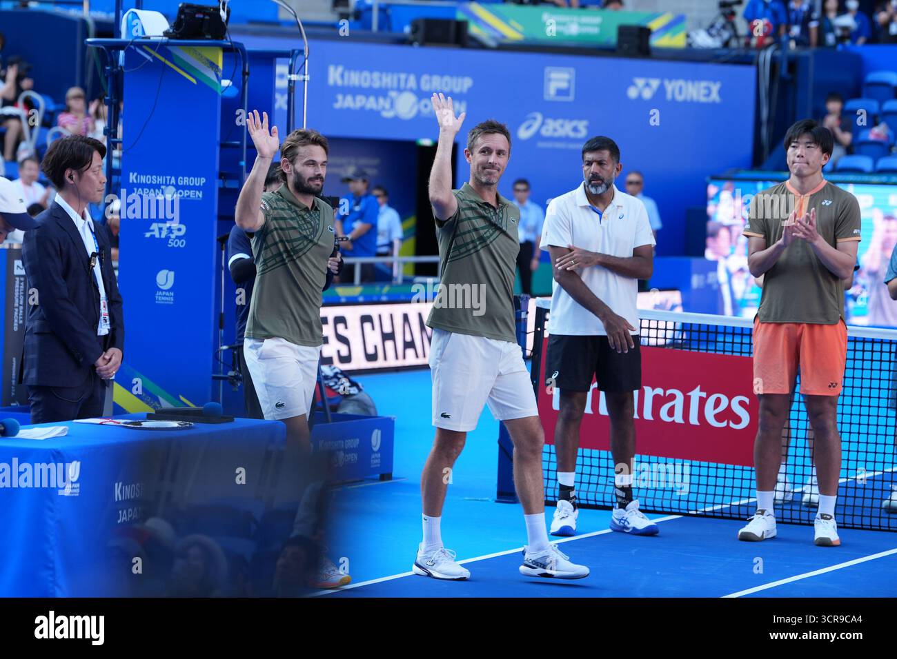 Tokio, Japan. 30. September 2025. Rohan Bopanna und Takeru Yuzuki aus Japan verloren bei den ATP500 Kinoshita Group Japan Open Tennis Championships 2025 in Tokio ihr Doppel-Finale gegen Hugo Nys aus Monaco und Edouard Roger-Vasselin. Quelle: Ranjith Kumar/Alamy Live News Stockfoto