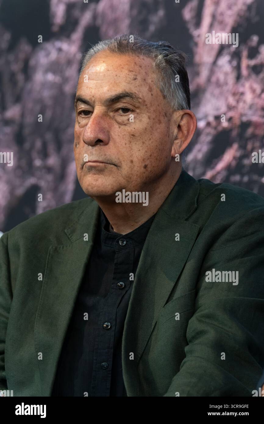 Der israelische Journalist Gideon Levy, Kolumnist der Tageszeitung Haaretz, am 28. September 2025 in Rom. Stockfoto
