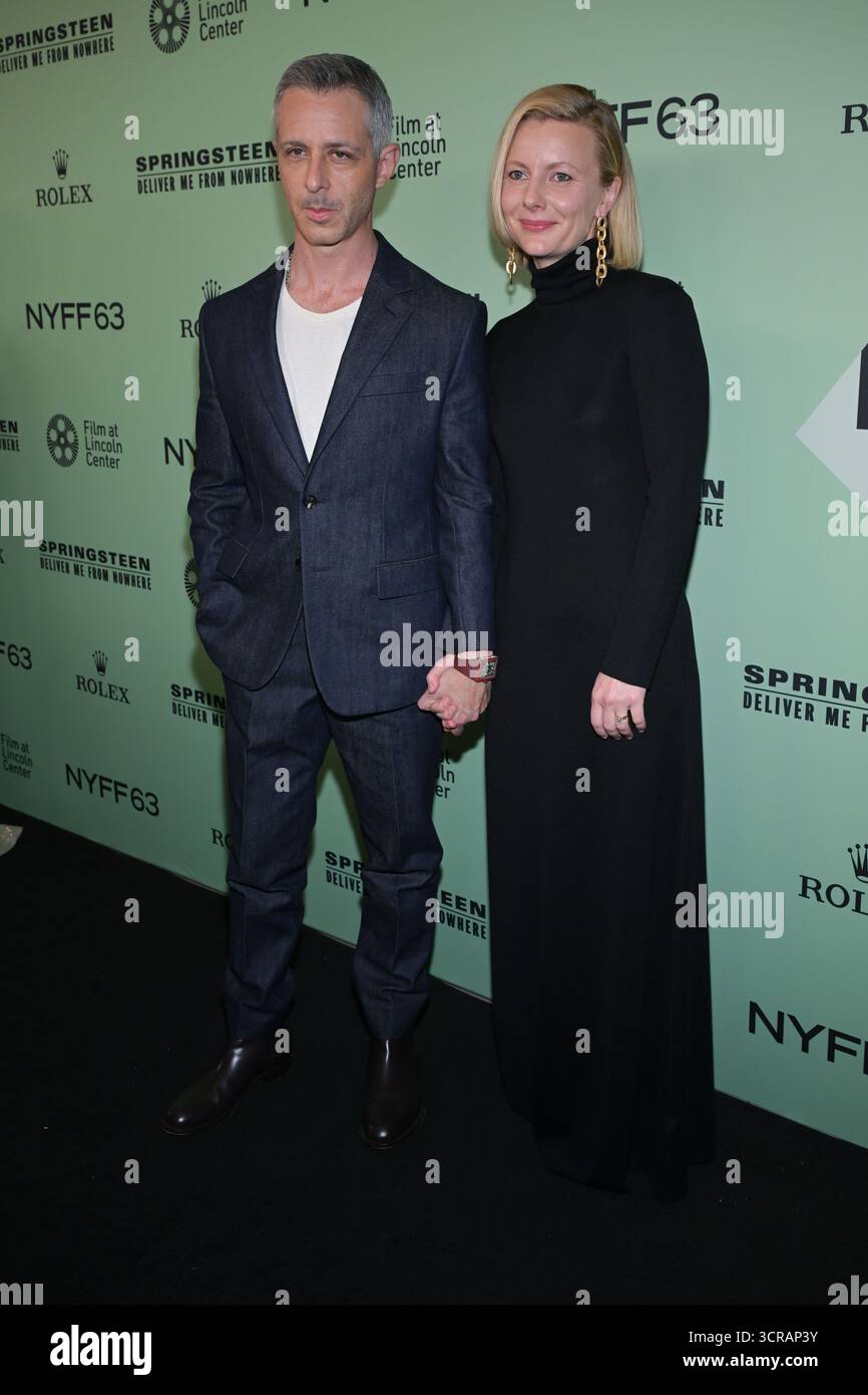 Jeremy Strong und Emma Wall Stockfoto