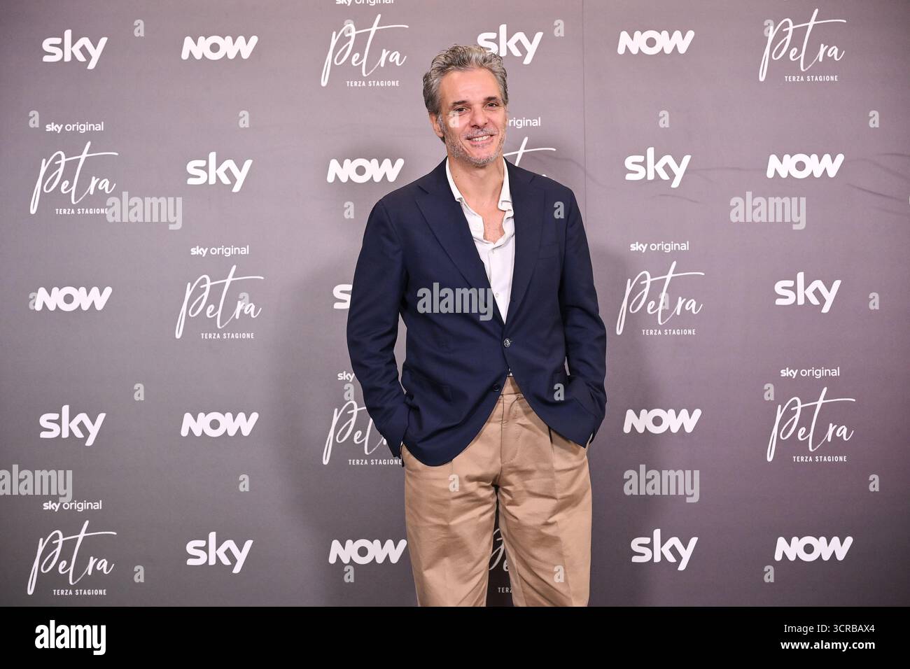 Rom, Italien. 30. September 2025. Francesco Colella nimmt am Fotogespräch zur Präsentation der Petra TV-Serie, Staffel 3 im 4Fontane Cinema, 30. September 2025, Rom, Italien Teil. Quelle: Domenico Cippitelli/Alamy Live News Stockfoto