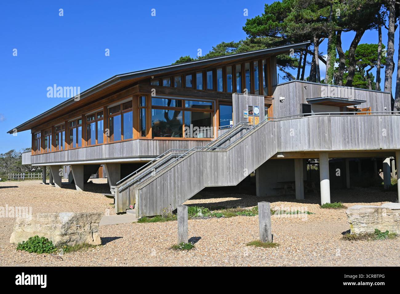 Lepe Beach, ein Sandstrand, der Teil des Lepe Country Park ist, liegt im New Forest mit Blick auf die Isle of Wight. Stockfoto