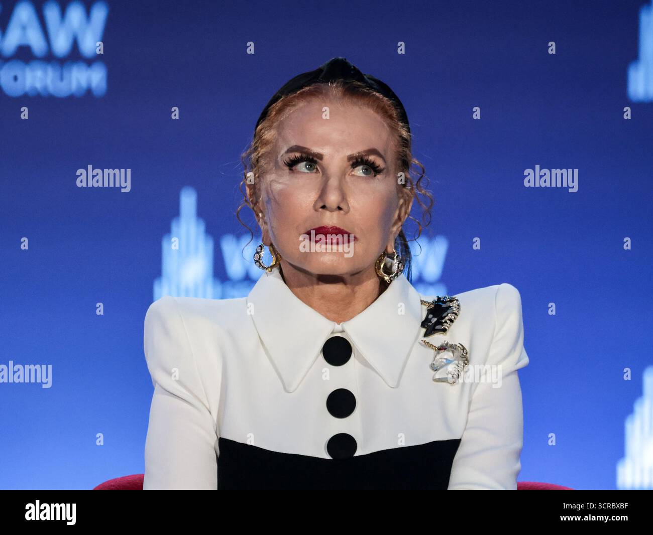 Georgette Mosbacher, Botschafterin in Polen (2018-2021), Vereinigte Staaten, spricht während einer Podiumsdiskussion am zweiten Tag des Warschauer Sicherheitsforums 2025 in Warschau, Polen am 30. September 2025. Die WSF2025 mit dem Titel „unsere Freiheit und Ihre Freiheit“ umfasst 2500 Teilnehmer und 250 Redner und konzentriert sich auf die Sicherung des Friedens in der EU angesichts der russischen Provokationen. (Foto: Dominika Zarzycka/SIPA USA) Credit: SIPA USA/Alamy Live News Stockfoto