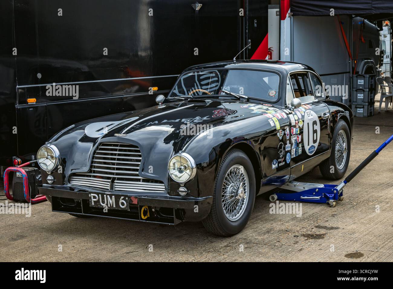 1952 Aston Martin DB2, 2025 Silverstone jährliches klassisches Motorsport-Festival Stockfoto