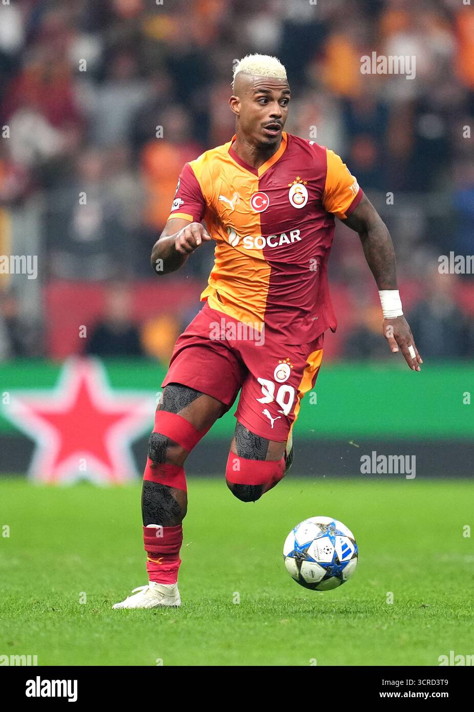 Galatasarays Mario Lemina spielte während der UEFA Champions League im RAMS Park in Istanbul, Türkei. Bilddatum: Dienstag, 30. September 2025. Stockfoto