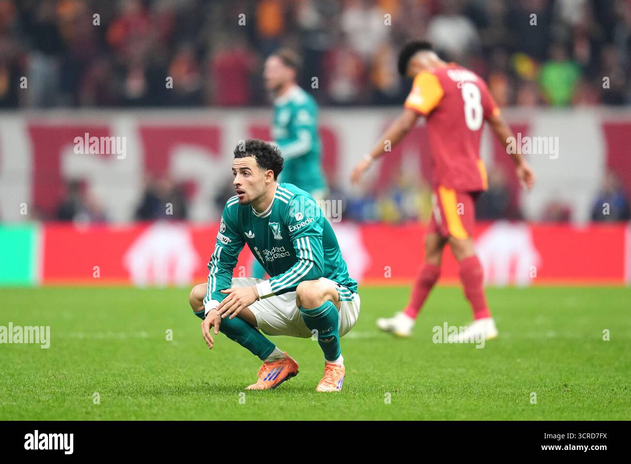 Liverpool Curtis Jones (links) reagiert beim Endspiel der UEFA Champions League im RAMS Park in Istanbul. Bilddatum: Dienstag, 30. September 2025. Stockfoto