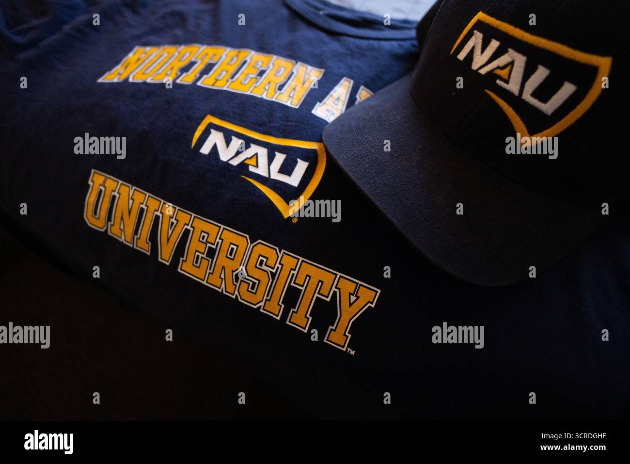 Northern Arizona University Kappe und T-Shirt Stockfoto