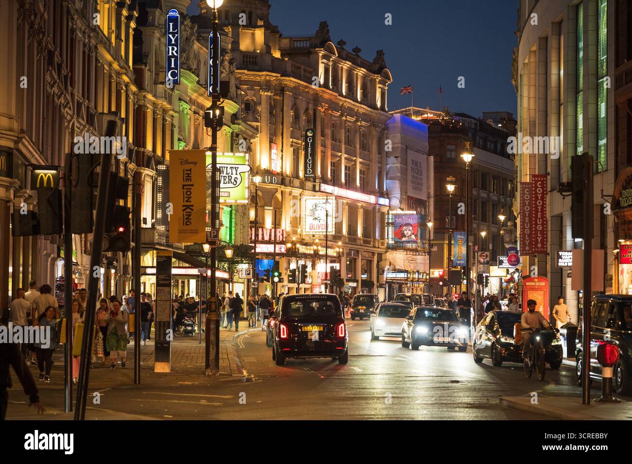 Das Londoner SoHo Theaterviertel, in der Innenstadt von London bei Nacht. Stockfoto