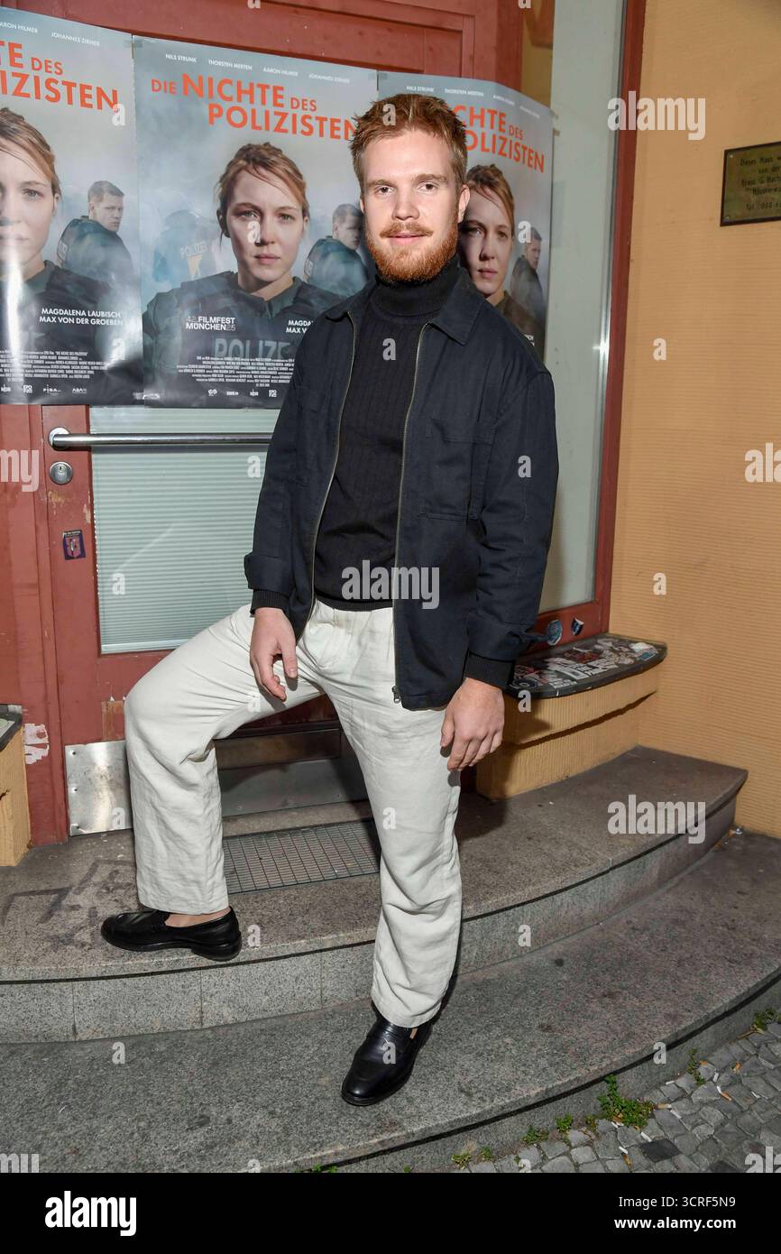 abb Matti Schuldt beim Fotocall des ARD SWR Thrillers die Nichte des Polizisten im BABYLON Kino, Berlin, den 30.09.2025 Berlin Deutschland *** abb Matti Schuldt beim Fotocall des ARD SWR Thrillers die Nichte des Polizisten im BABYLON Kino, Berlin, 30 09 2025 Berlin Stockfoto
