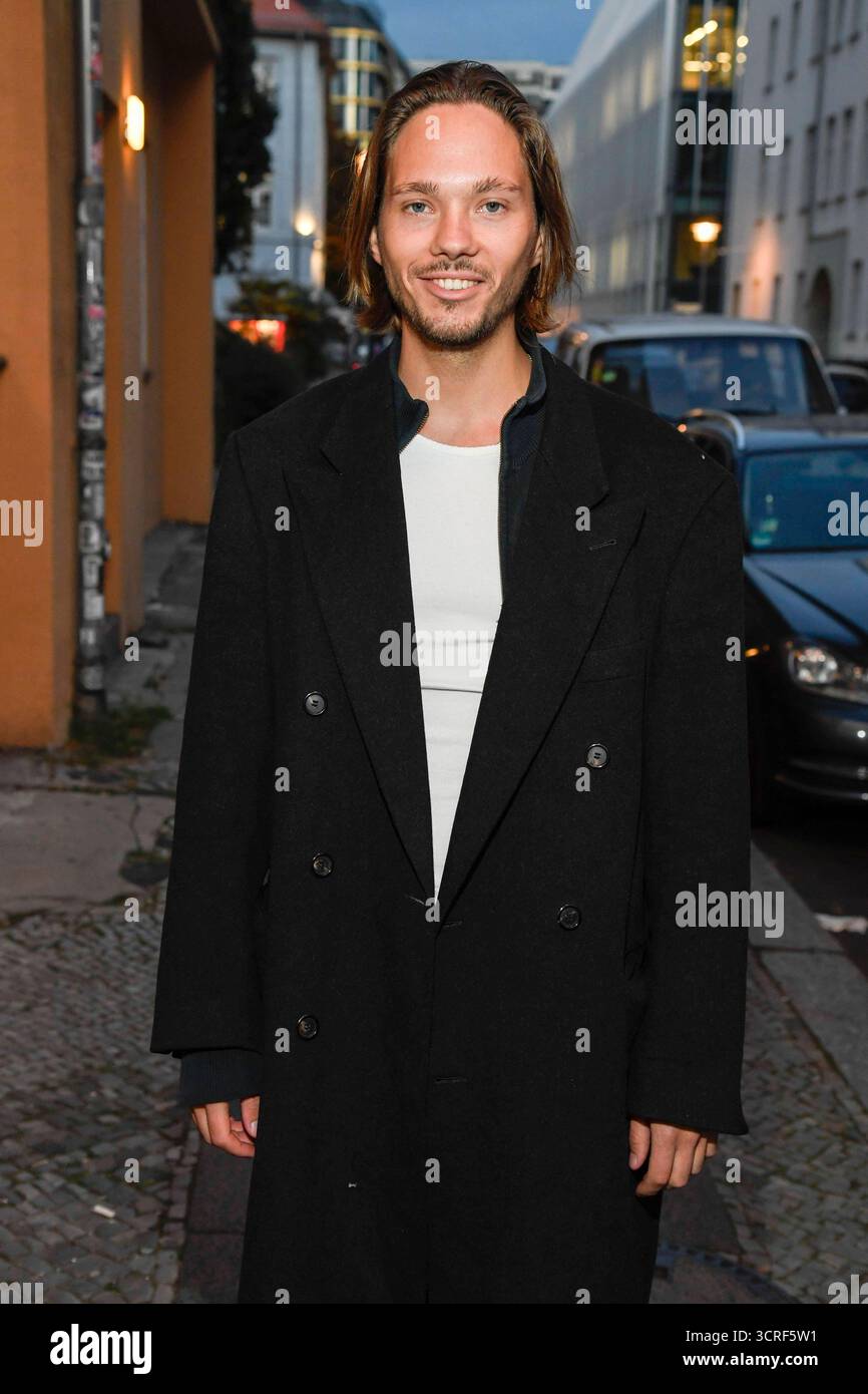 abb Nils Hausotte beim Fotocall des ARD SWR Thrillers die Nichte des Polizisten im BABYLON Kino, Berlin, den 30.09.2025 Berlin Deutschland *** abb Nils Hausotte beim Fotocall des ARD SWR Thrillers die Nichte des Polizisten im BABYLON Kino, Berlin, 30 09 2025 Berlin Stockfoto