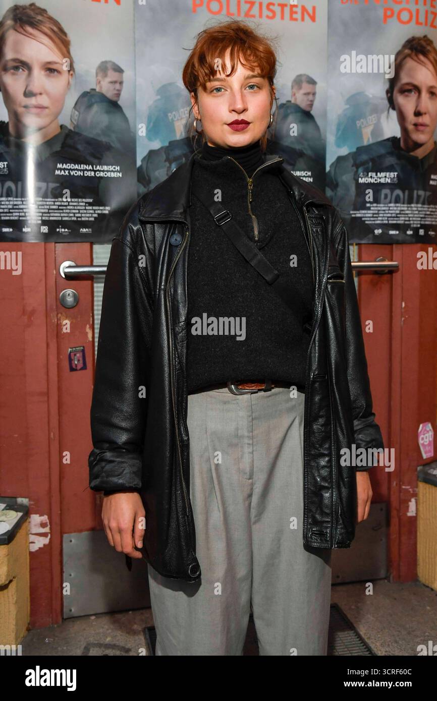 abb Sina Genschel beim Fotocall des ARD SWR Thrillers die Nichte des Polizisten im BABYLON Kino, Berlin, den 30.09.2025 Berlin Deutschland *** abb Sina Genschel beim Fotocall des ARD SWR Thrillers die Nichte des Polizisten im BABYLON Kino, Berlin, 30 09 2025 Berlin Stockfoto