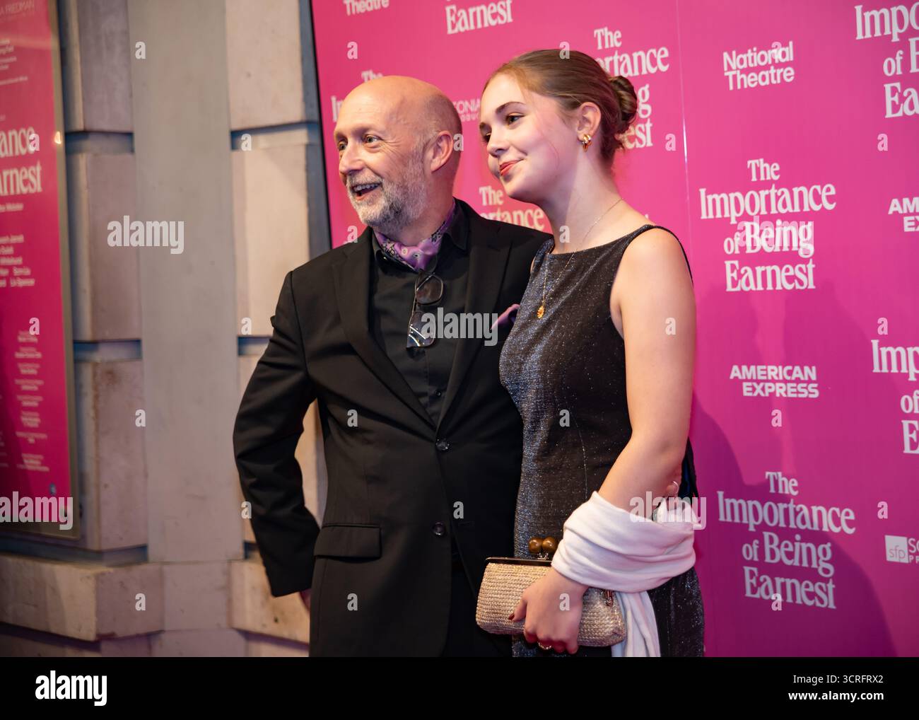 London, Vereinigtes Königreich. 30. September 2025. Gäste auf dem Pink Carpet am Eröffnungsabend, wie wichtig es ist, ernst zu sein. Cristina Massei/Alamy Live News Stockfoto