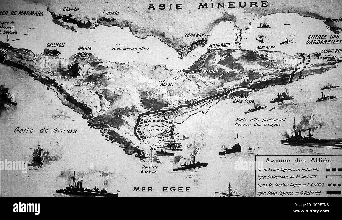 Illustrierte Karte der alliierten Vorstöße auf der Halbinsel Gallipoli, veröffentlicht im September 1915 in Le Miroir. Die Karte zeigt französisch-britische, australische und neuseeländische Truppenpositionen von den Aprillandungen bei Kap Helles und Gaba Tepe bis hin zu den Offensiven im September. Die Marinestreitkräfte in der Ägäis und den Dardanellen werden ebenfalls dargestellt, was den strategischen Kampf um die Kontrolle der Meerenge verdeutlicht. Diese visuelle Aufzeichnung spiegelt den internationalen Umfang und die hohen Kosten der Gallipoli-Kampagne wider. Stockfoto
