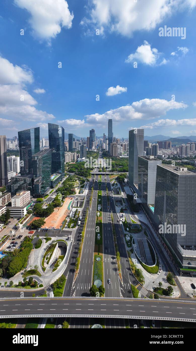 Luftaufnahmen des Shenzhen International Innovation Center auf der Shennan Avenue, Shenzhen, Provinz Guangdong Stockfoto