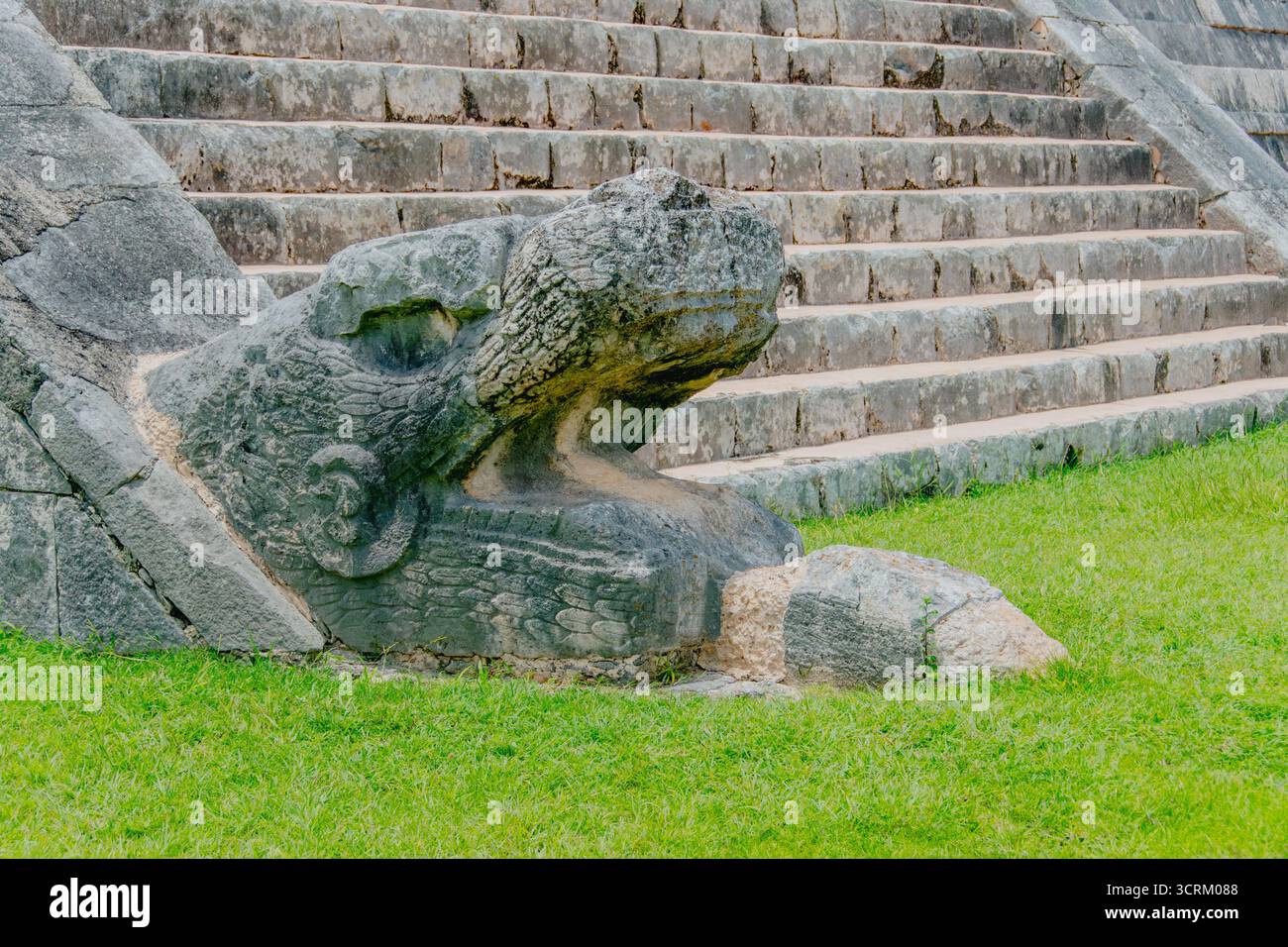 Hochsommersonne in Chichen itza Stockfoto
