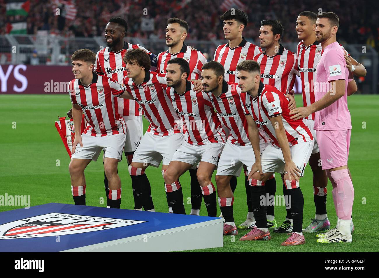 UEFA Champions League - Borussia Dortmund - Athletic Bilbao am 01.10.2025 im Signal Iduna Park in Dortmund Mannschaftsfoto von Athletic Bilbao, hier Torwart Unai Simon (Bilbao 1), Andoni Gorosabel (Bilbao 2), Daniel Vivian (Bilbao 3), Aitor Paredes (Bilbao 4), Inaki Williams (Bilbao 9 30), Inigo Lekue (Bilbao 15) osnapix/Marcus Hirnschal die UEFA-Vorschriften verbieten die Verwendung von Fotos als Bildsequenzen und/oder Quasi-Video Stockfoto