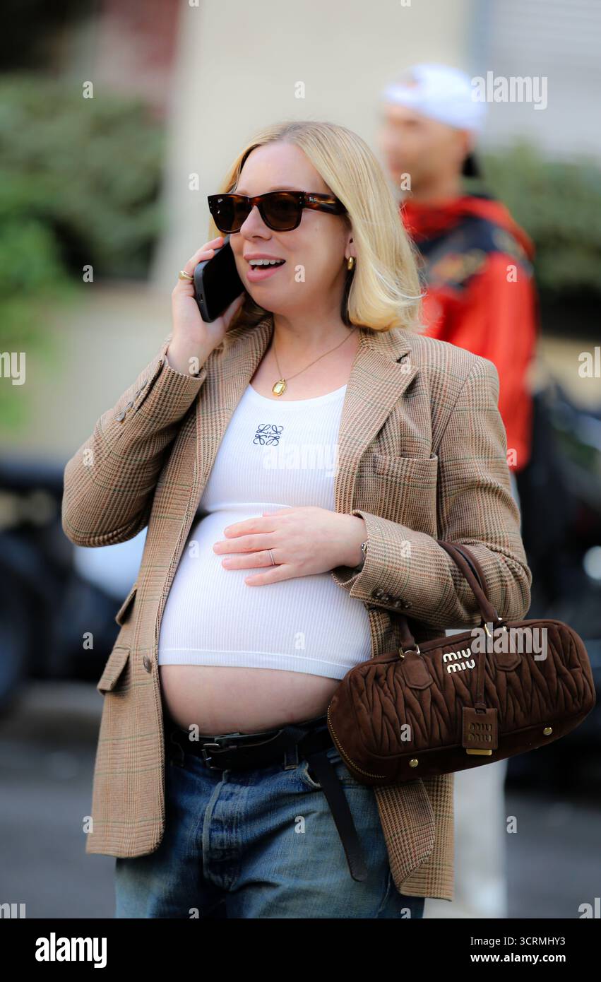 Gast bei der Acne Studio Show während der Paris Fashion Week Damenbekleidung Frühjahr/Sommer 2026, Collège des Bernardins, Paris, Frankreich (Constance Bugaut/SPP) Credit: SPP Sport Press Photo. /Alamy Live News Stockfoto