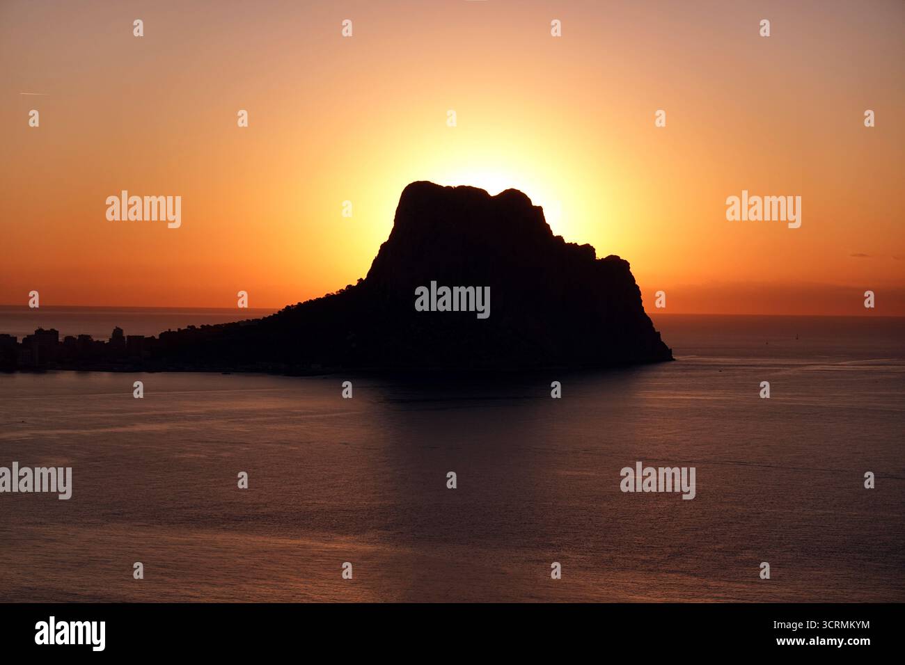 Sonnenaufgang über dem Calpe Rock Stockfoto