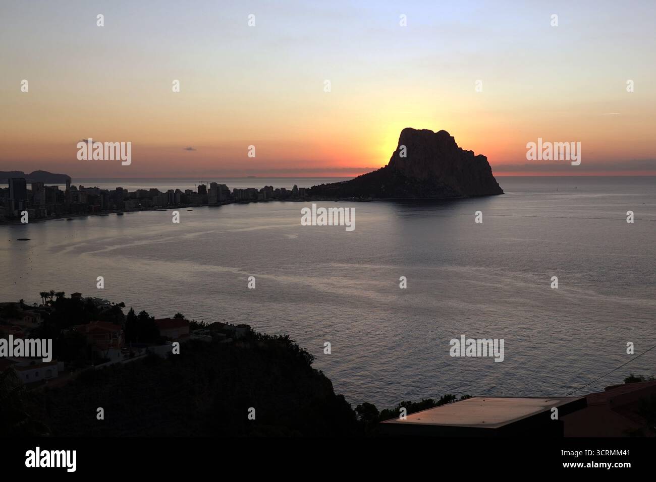 Sonnenaufgang über dem Calpe Rock Stockfoto