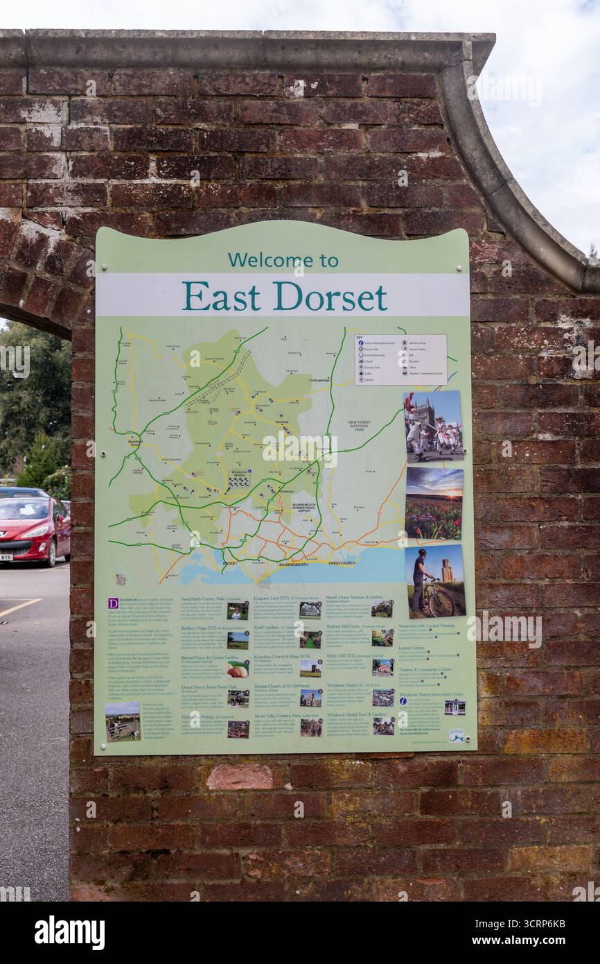 Willkommen bei East Dorset Schild und Karte der Touristenattraktionen, Wimborne, Dorset, England, Großbritannien Stockfoto