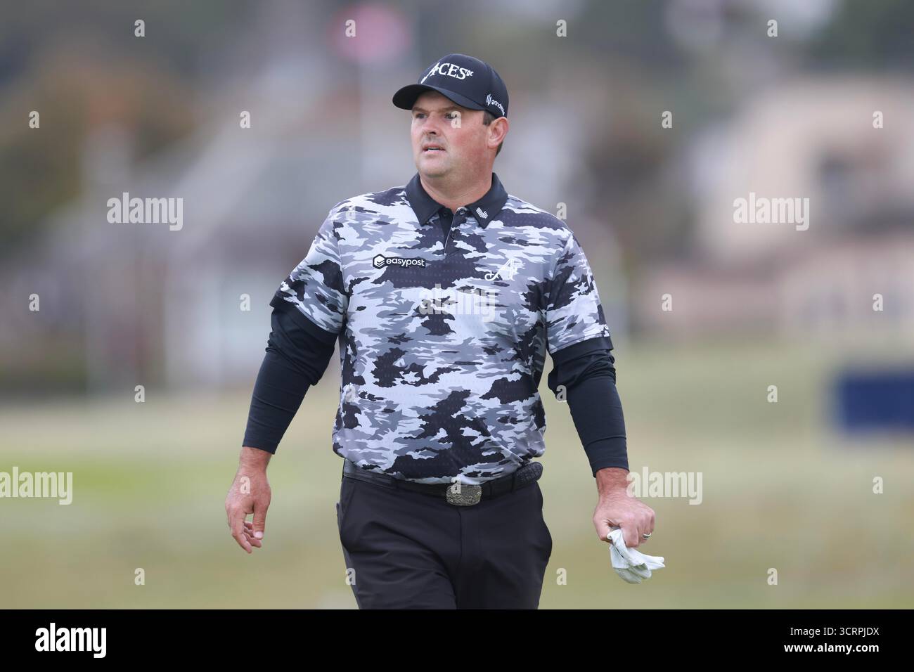 Oktober 2025; Carnoustie Golf Links, Carnoustie, Angus, Schottland; Alfred Dunhill Links Golf Championship, Runde eins; Patrick Smith aus USA geht das erste Loch hinunter Stockfoto