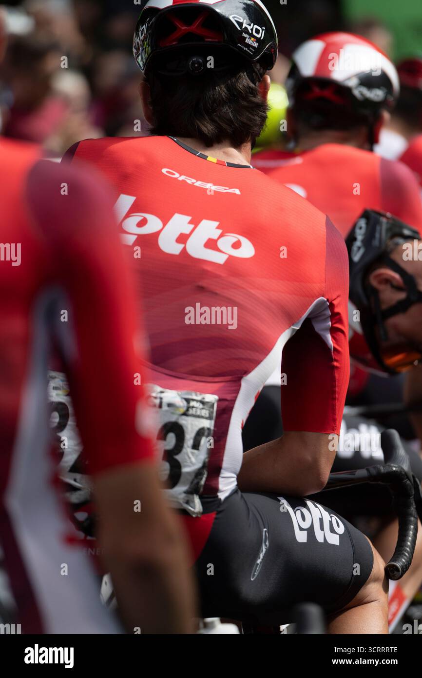 21st Tour of Britain 2025 - Stage 5 PONTYPOOL , WALES - SEPTEMBER 06: Ein detailgetreues Bild der Lotto-Radfahrer zu Beginn von Stage 5 Stockfoto