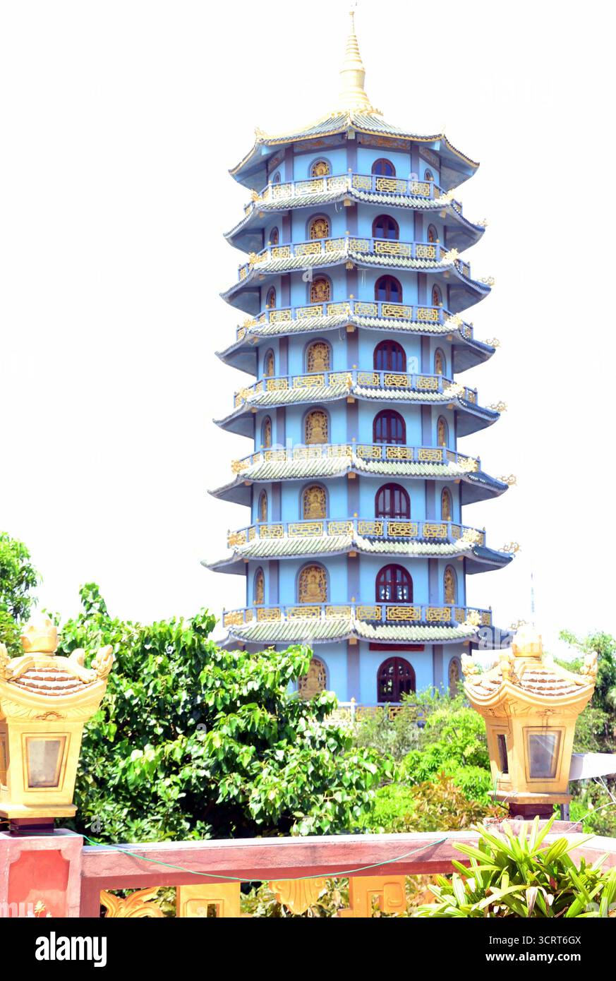 Die 9-stöckige Dai Giac Pagode in Đồng Hới, Quảng Bình, Vietnam, Asien. Stockfoto