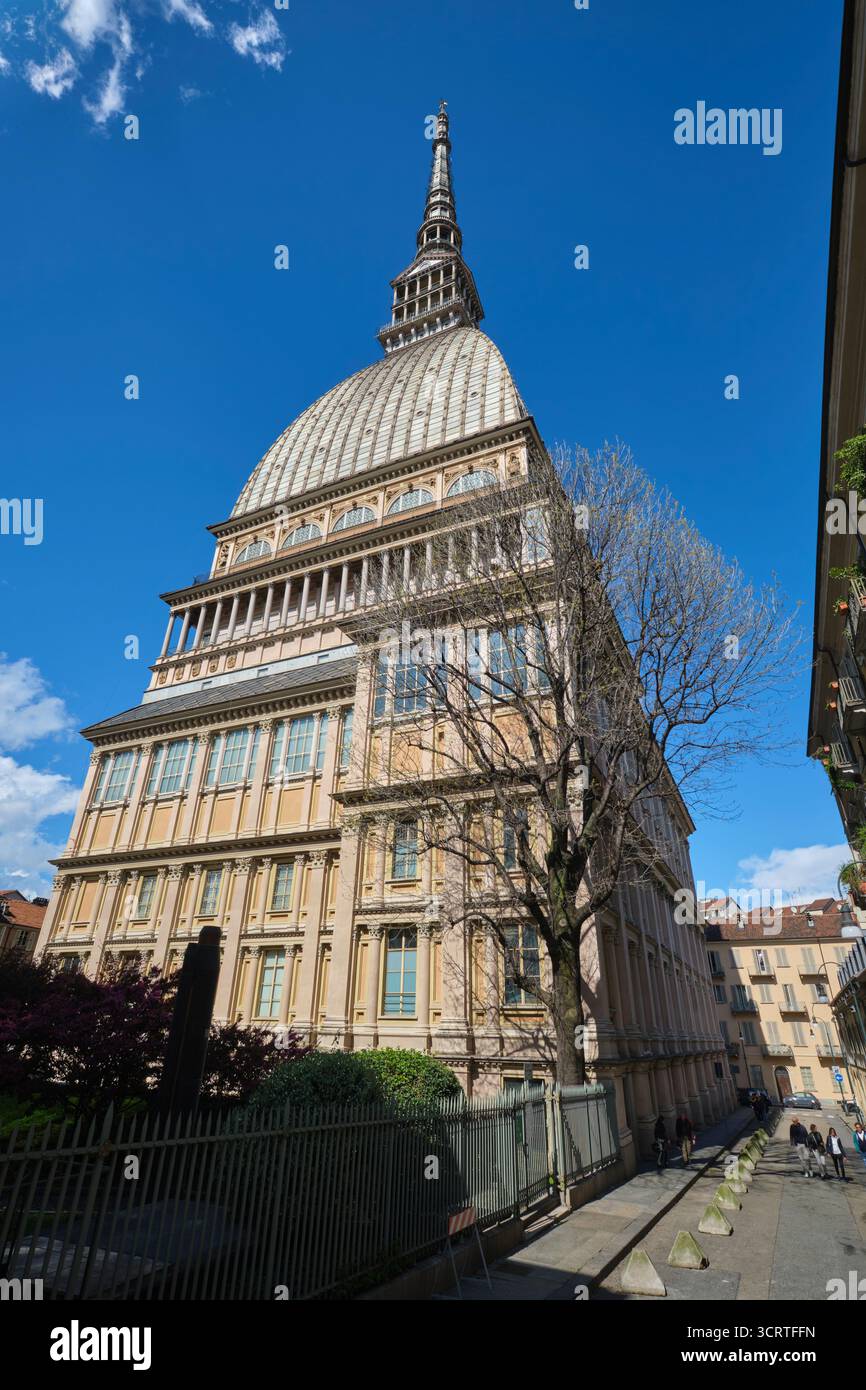 Außenansicht des Alessandro Antonelli Designs, Turm des Mole Antonelliana, Symbol der Stadt. In Turin, Turin, Italien Stockfoto
