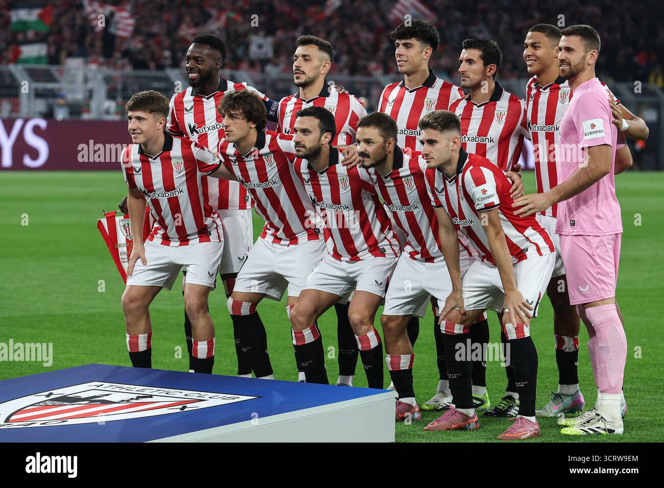 UEFA Champions League - Borussia Dortmund - Athletic Bilbao am 01.10.2025 im Signal Iduna Park in Dortmund Mannschaftsfoto von Athletic Bilbao, hier Torwart Unai Simon (Bilbao 1), Andoni Gorosabel (Bilbao 2), Daniel Vivian (Bilbao 3), Aitor Paredes (Bilbao 4), Inaki Williams (Bilbao 9 30), Inigo Lekue (Bilbao 15) osnapix/Marcus Hirnschal die UEFA-Vorschriften verbieten die Verwendung von Fotos als Bildsequenzen und/oder Quasi-Video Stockfoto
