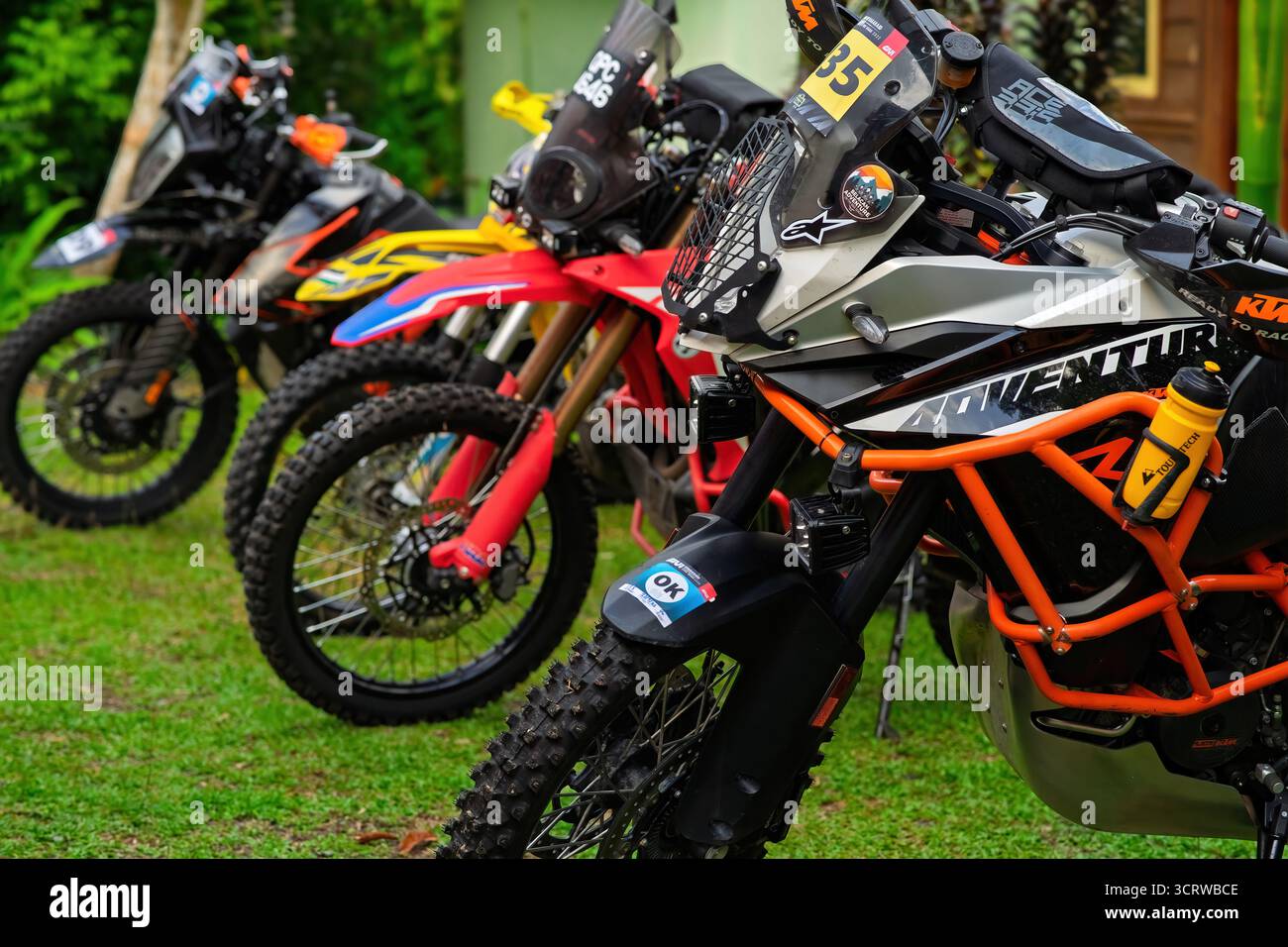 KTM Adventure Motorrad auf dem Parkplatz. Stockfoto