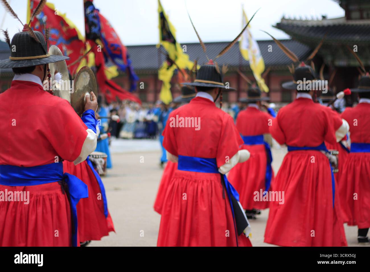 Der traditionelle Wechsel der königlichen Garde im Gyeongbokgung-Palast Stockfoto