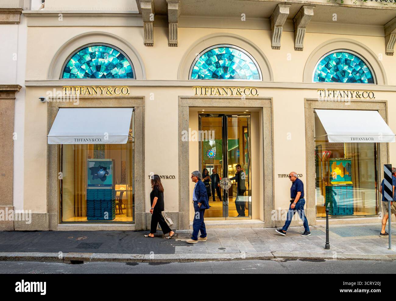 Das Tiffany and Co Juweliergeschäft an der Via Monte Napoleone, im Modeviertel und gehobenen Einkaufsviertel von Mailand, Italien Stockfoto