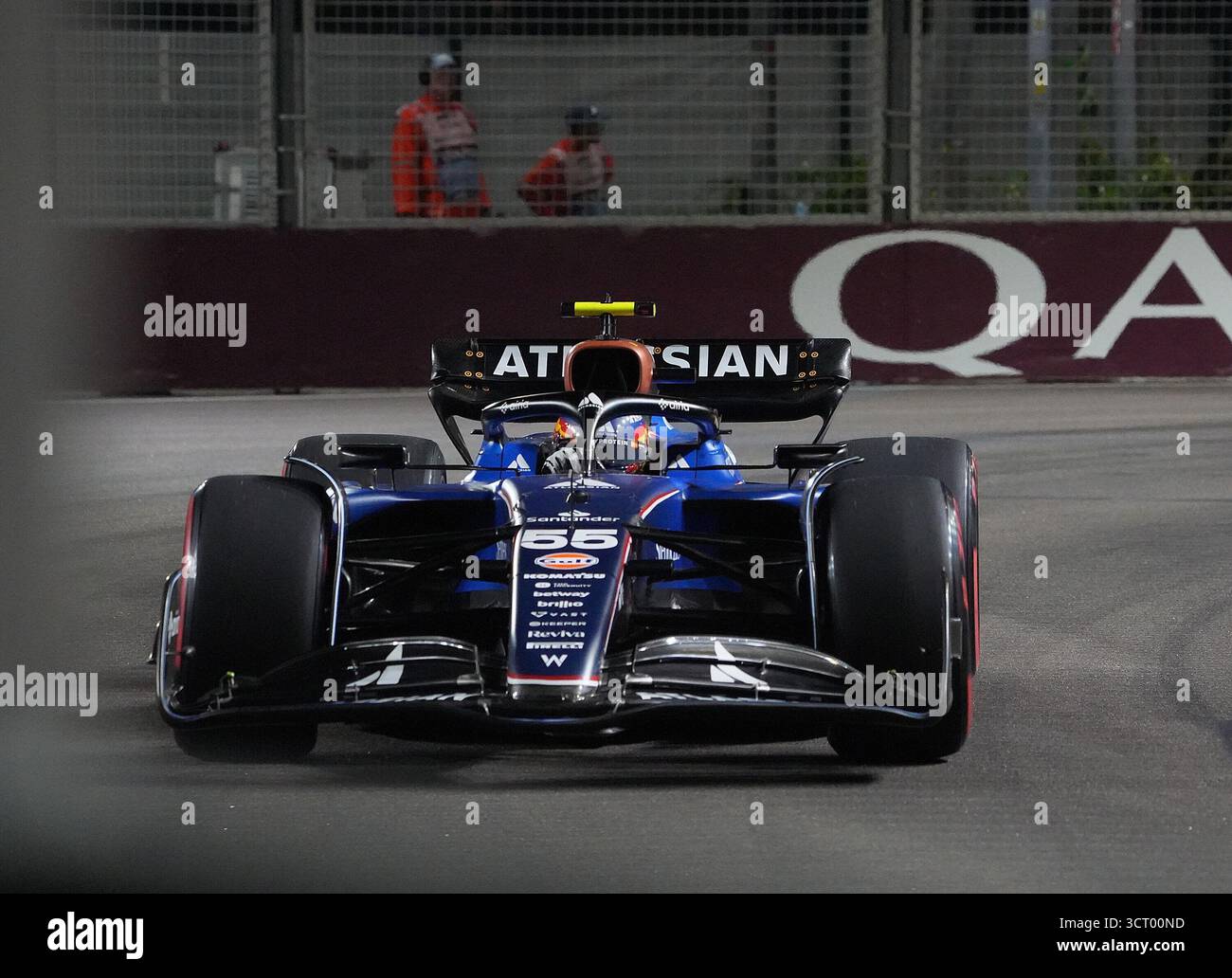 Oktober 2025, Marina Bay Street Circuit, Singapur, FORMEL 1 2023 SINGAPORE AIRLINES SINGAPORE GRAND PRIX, im Bild Carlos Sainz Jr. (ESP), Williams Racing Stockfoto