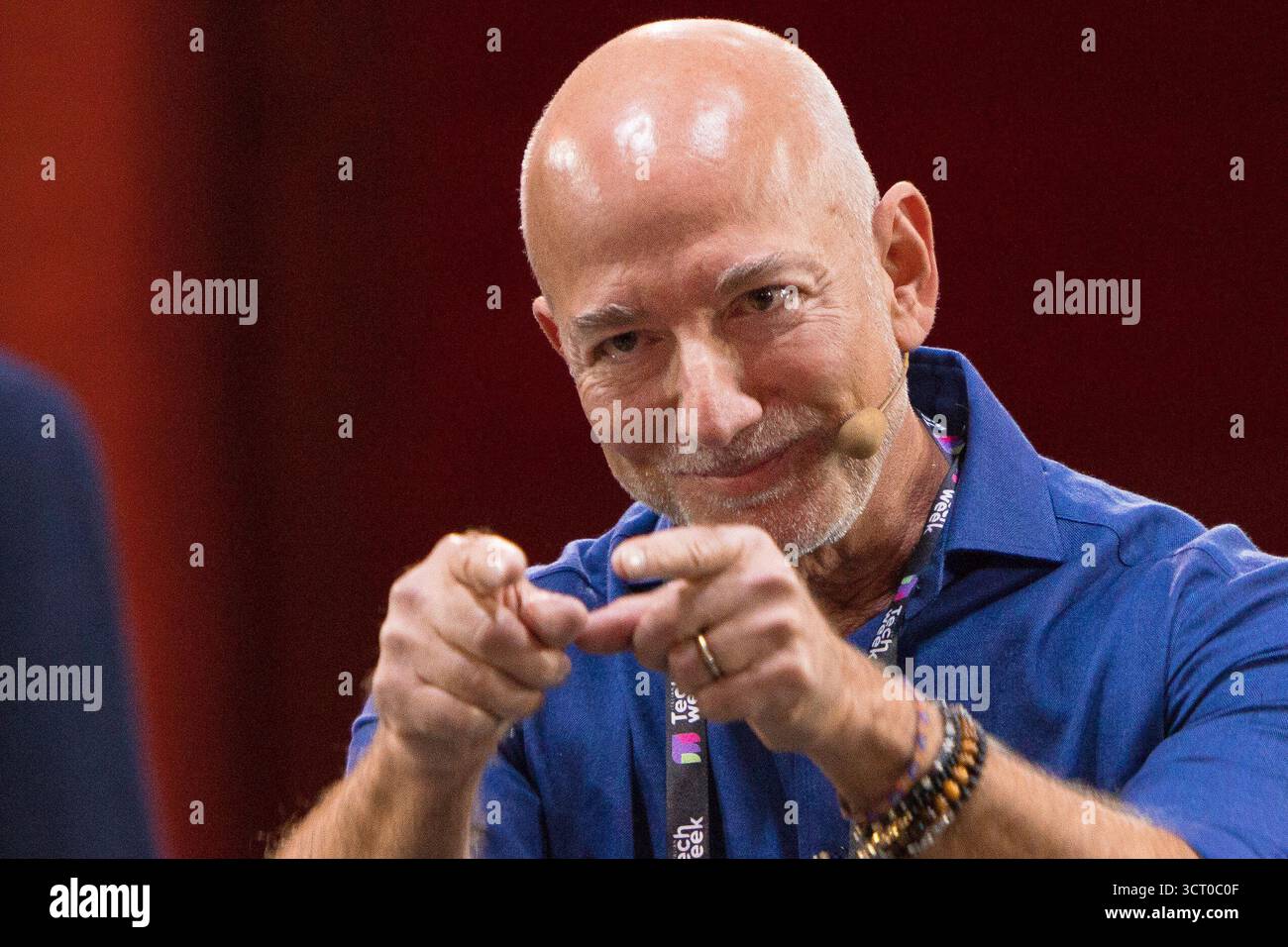 Turin, Italien. Oktober 2025. US-amerikanischer Geschäftsmann Jeff Bezos auf der Bühne der Italienischen Tech Week 2025. Quelle: Marco Destefanis/Alamy Live News Stockfoto