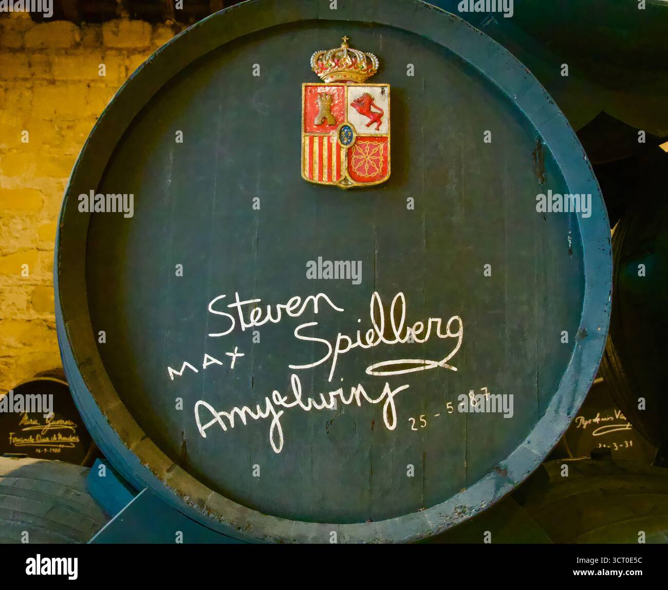 Sherry Fass signiert von Steven Spielberg und Ex-Ehefrau Amy Irving 25. Mai 1987 Gonzalez Byass Bodegas Jerez de la Frontera Cádiz Andalusien Spanien Europa Stockfoto