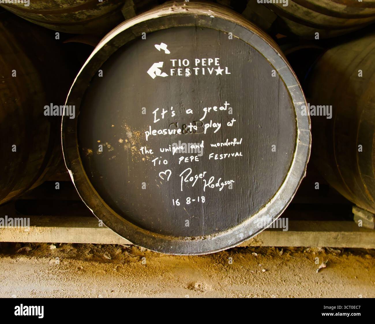Fino-Sherry-Fässer, signiert von Roger Hodgson von Supertramp vom 16. August 2018 Gonzalez Byass Bodegas Jerez de la Frontera Cádiz Andalusien Spanien Europa Stockfoto
