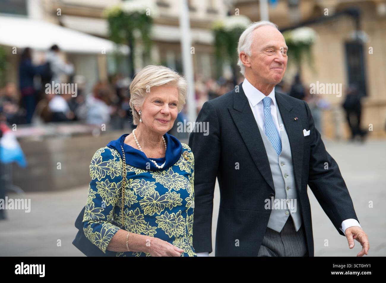 Erzherzog Carl-Christian von Österreich und Erzherzogin Marie-Astrid vor dem großherzoglichen Palast, Feier der Thronbesteigung von Großherzog Guillaum Stockfoto