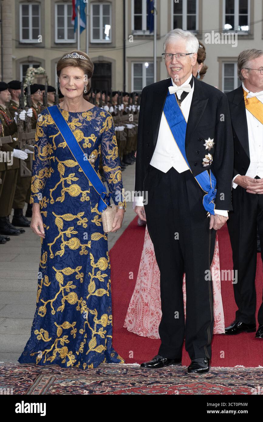Luxemburg, Luxemburg. Oktober 2025. Prinzessin Margaretha von Luxemburg und Prinz Nikolaus von Liechtenstein nehmen an einem Galadinner im Großherzoglichen Palast während der Abdankung von Großherzog Henri von Luxemburg und der Thronbesteigung seiner Königlichen Hoheit Kronprinz Guillaume am 3. Oktober 2025 in Luxemburg teil. Foto: David NIVIERE/ABACAPRESS.COM Credit: Abaca Press/Alamy Live News Stockfoto