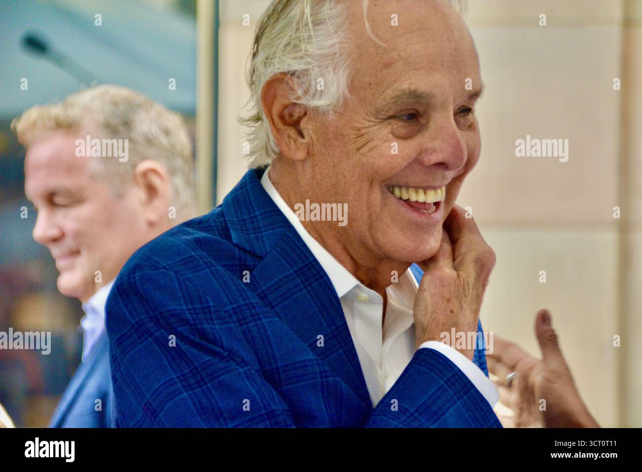 Lawrence Graham, Lauren Grahams Vater, nimmt am 3. Oktober 2025 an der Hollywood Walk of Fame Star Zeremonie seiner Tochter in Hollywood Teil. Stockfoto