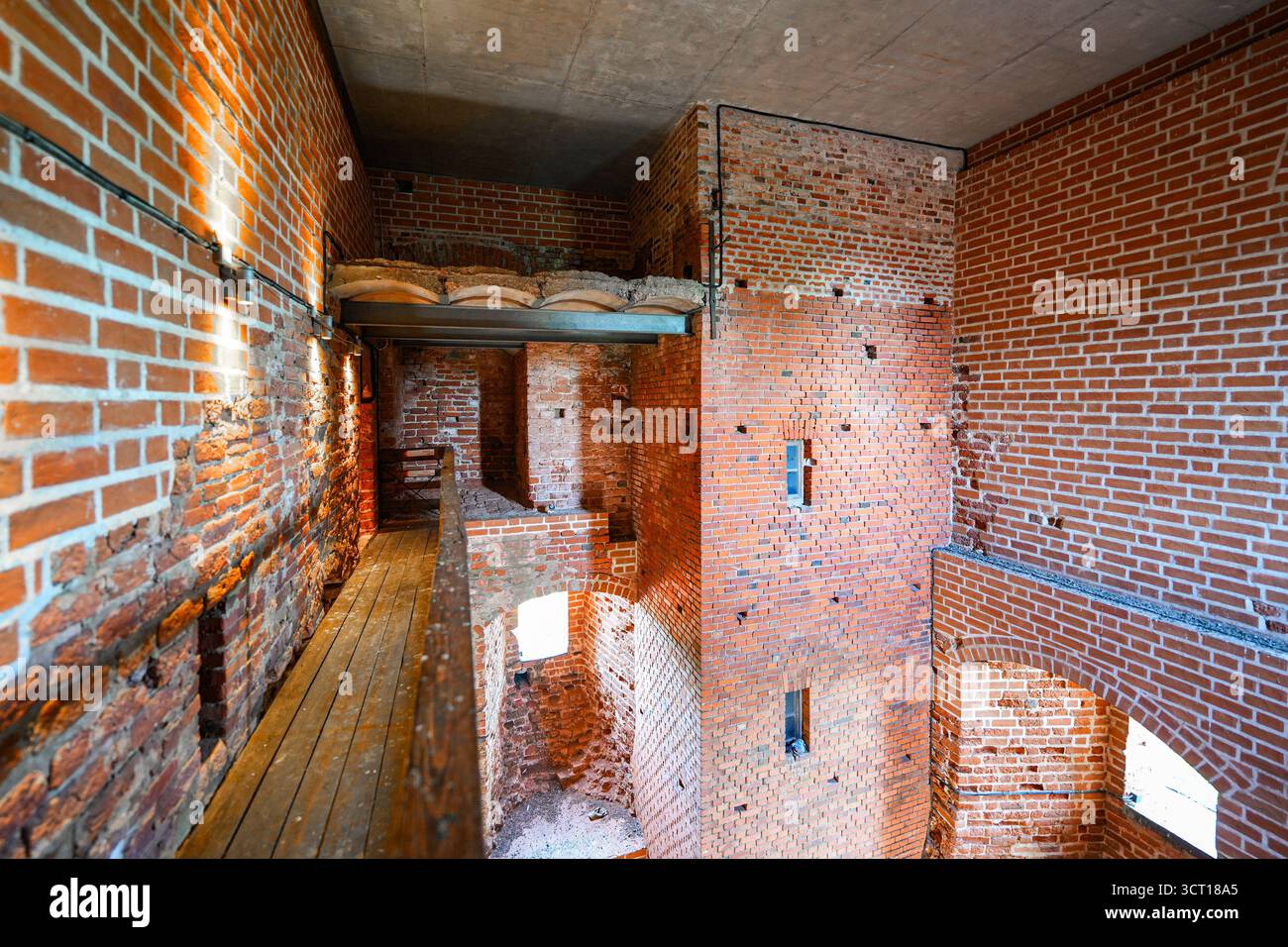 Inneres der Kathedrale von Tartu, auch bekannt als Dorpat Cathedral, einer ehemaligen katholischen Kirche in Tartu (Dorpat), Estland Stockfoto