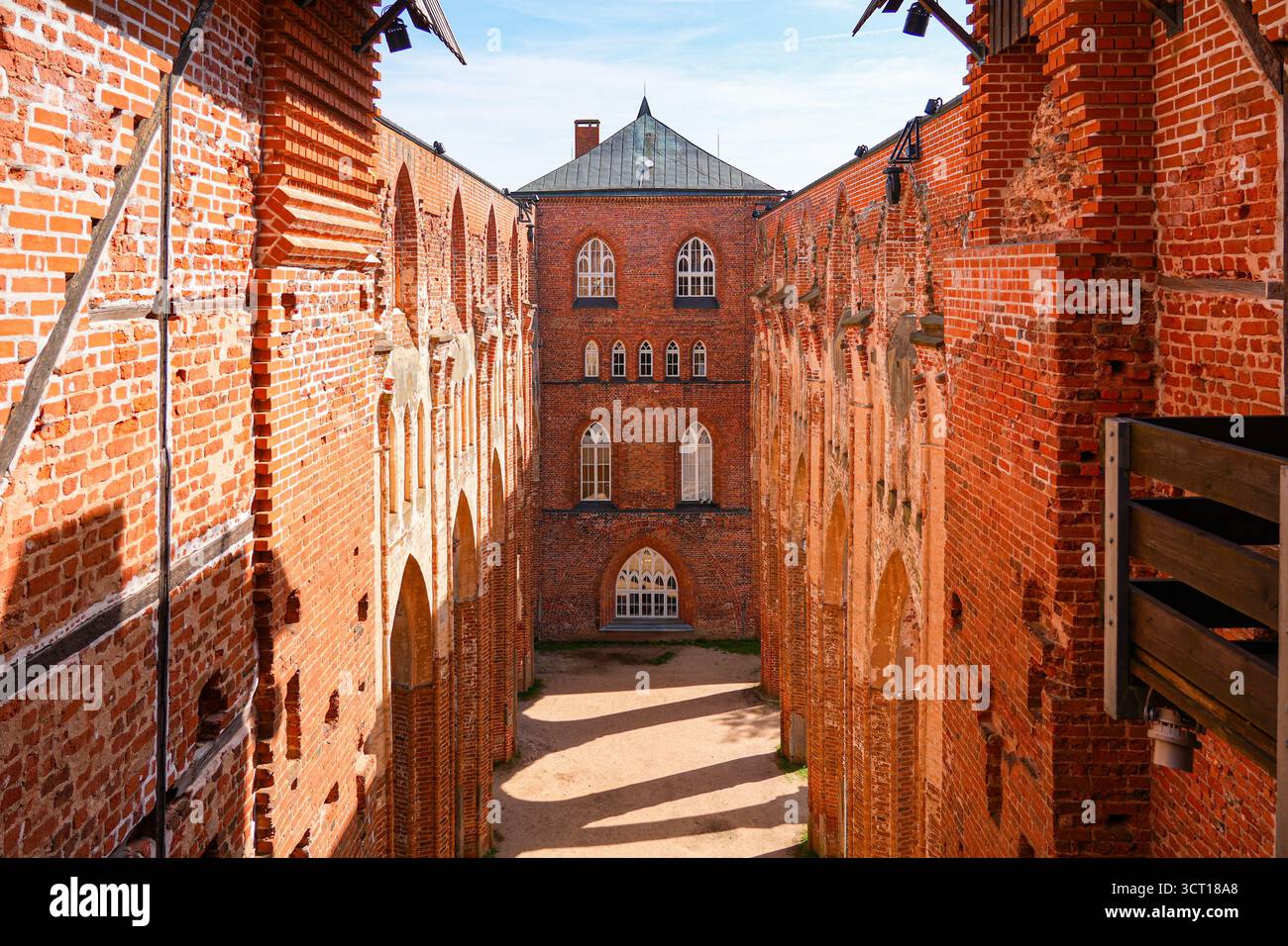 Kirchenschiff der Kathedrale von Tartu, auch bekannt als Dorpat Cathedral, eine ehemalige katholische Kirche in Tartu (Dorpat), Estland Stockfoto