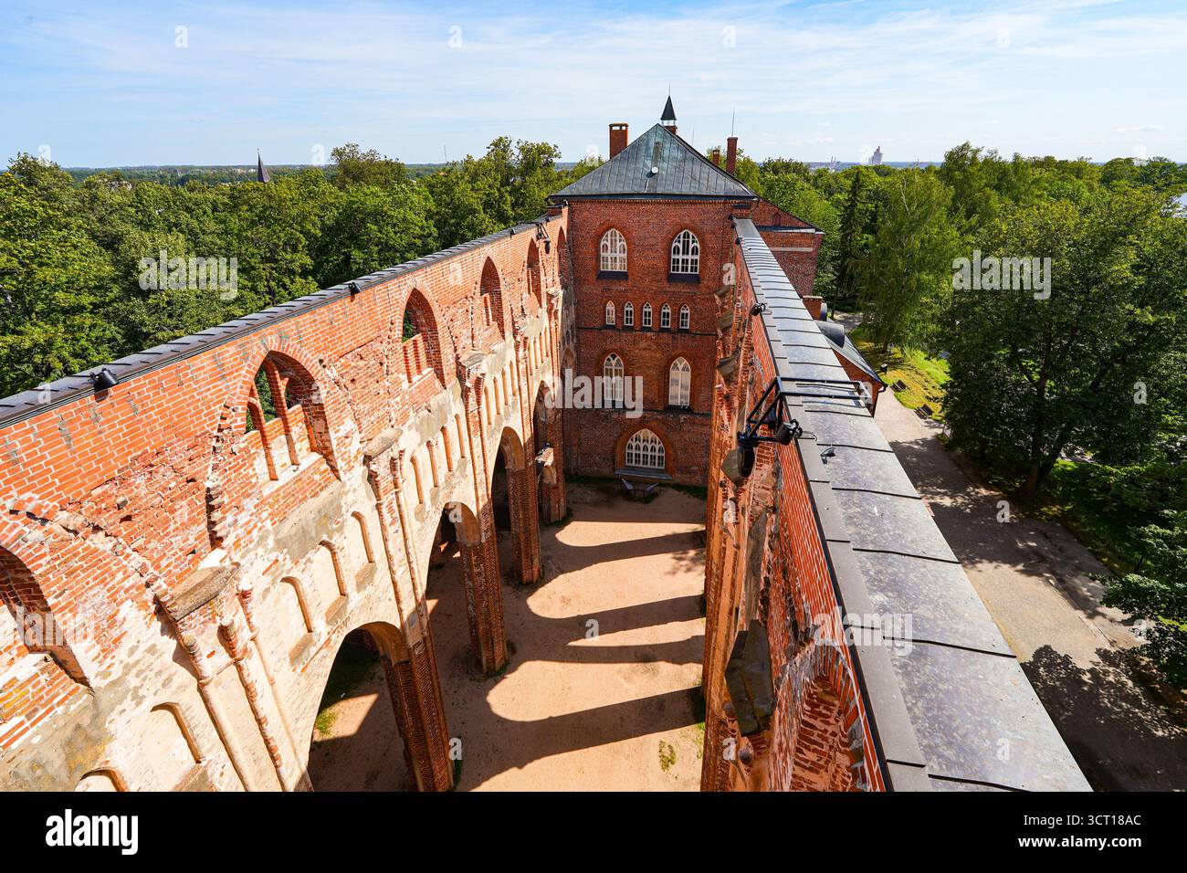 Kirchenschiff der Kathedrale von Tartu, auch bekannt als Dorpat Cathedral, eine ehemalige katholische Kirche in Tartu (Dorpat), Estland Stockfoto