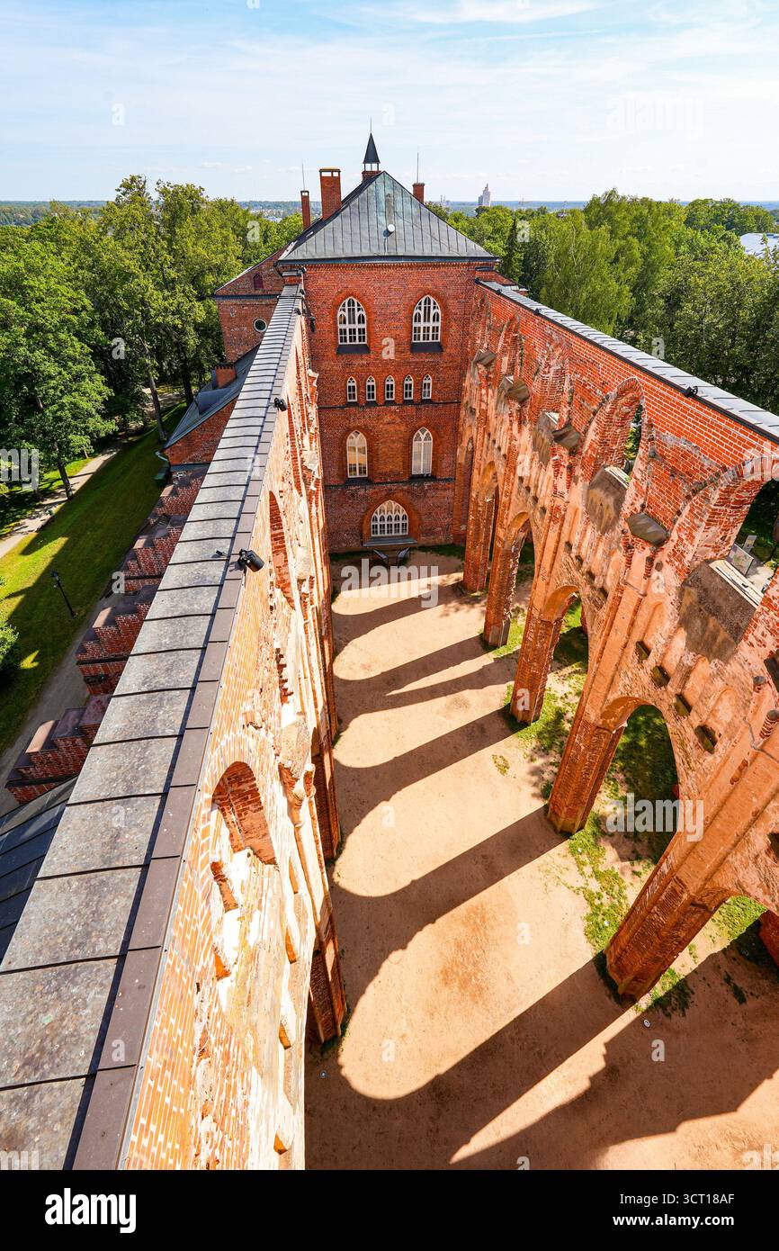 Kirchenschiff der Kathedrale von Tartu, auch bekannt als Dorpat Cathedral, eine ehemalige katholische Kirche in Tartu (Dorpat), Estland Stockfoto