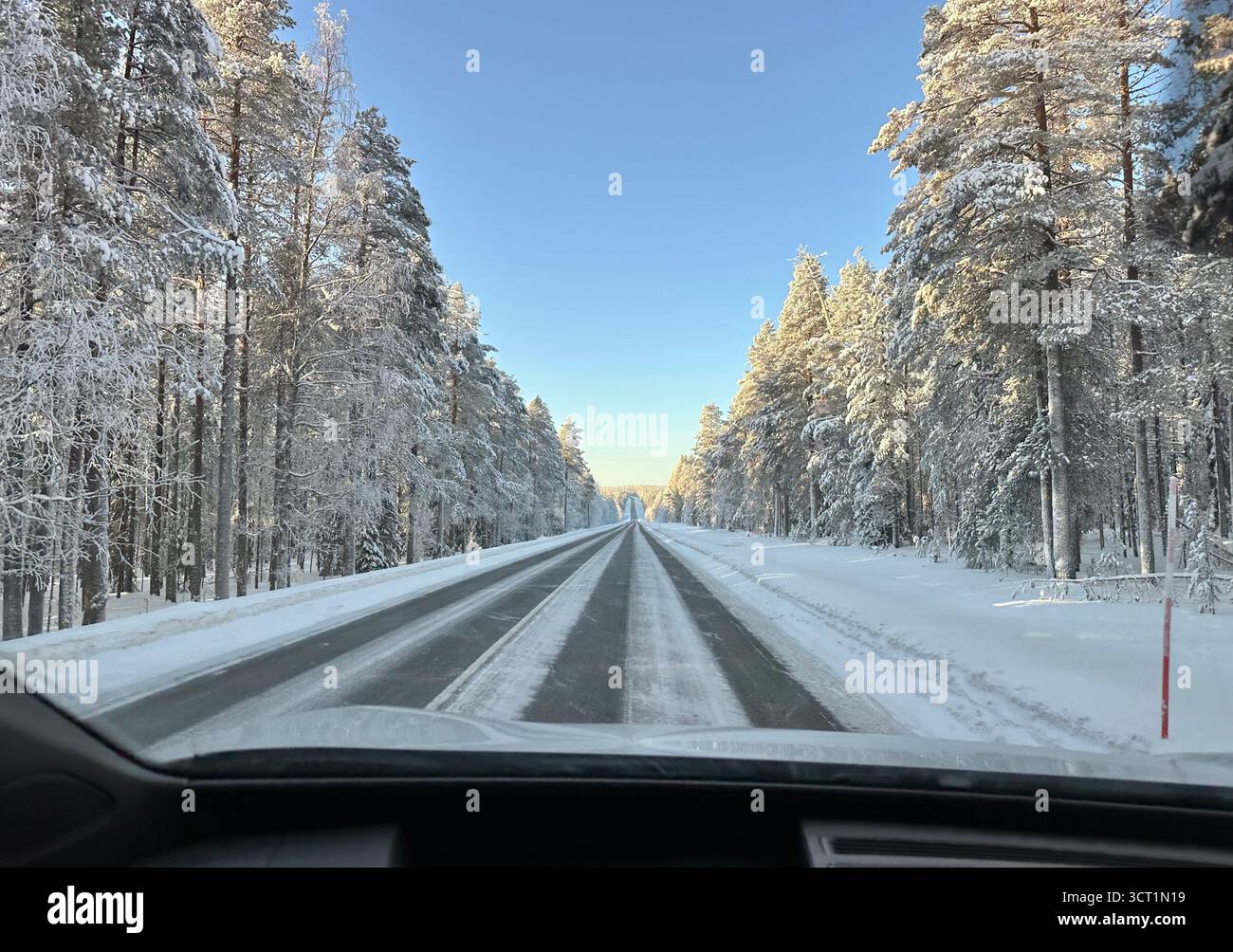 Lappland Road - Smartphone-aufgenommenes Stockfoto